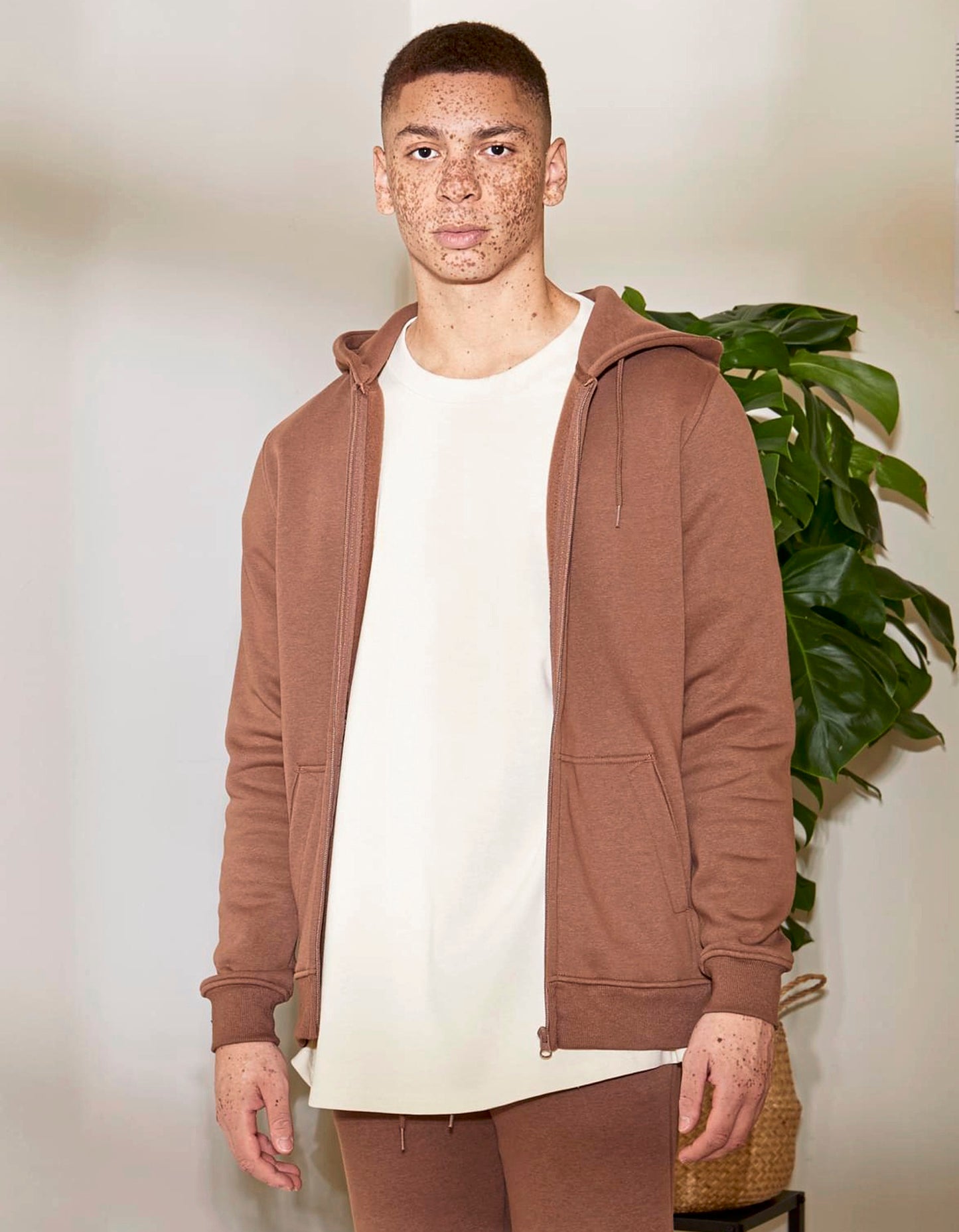 Basic Fit Zip-Hoodie
